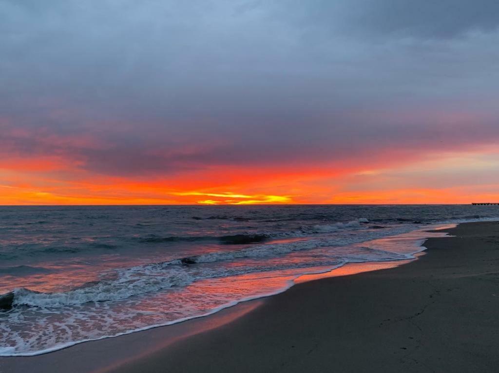Rome On The Beach Apartment Lido di Ostia Bagian luar foto