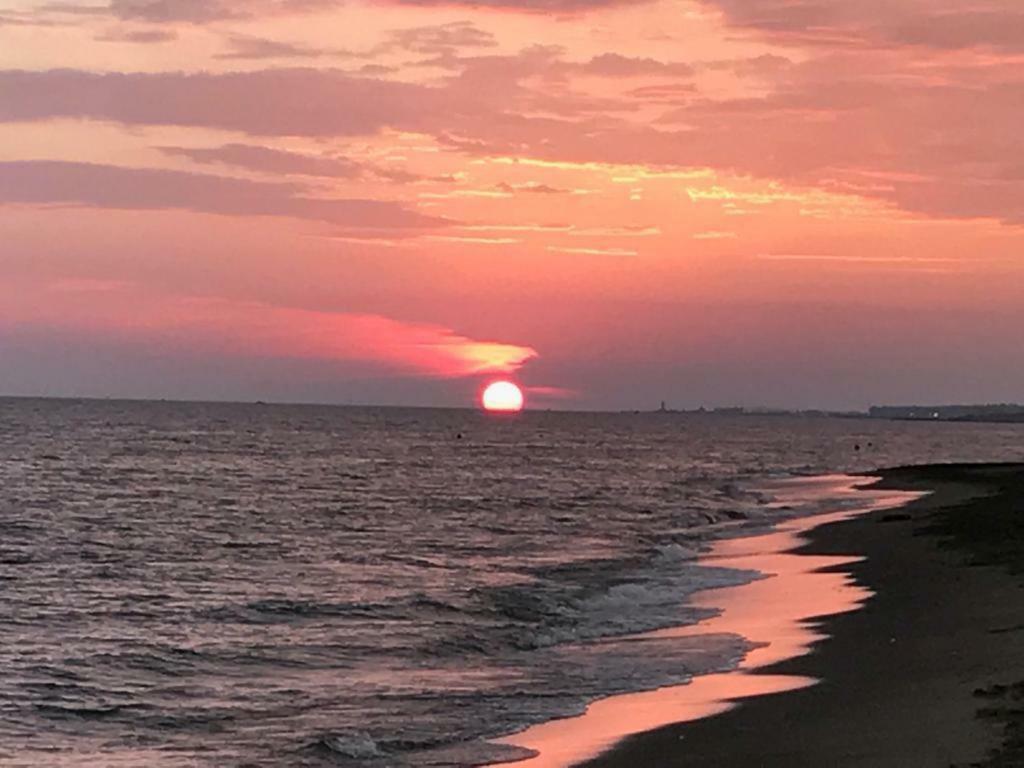 Rome On The Beach Apartment Lido di Ostia Bagian luar foto