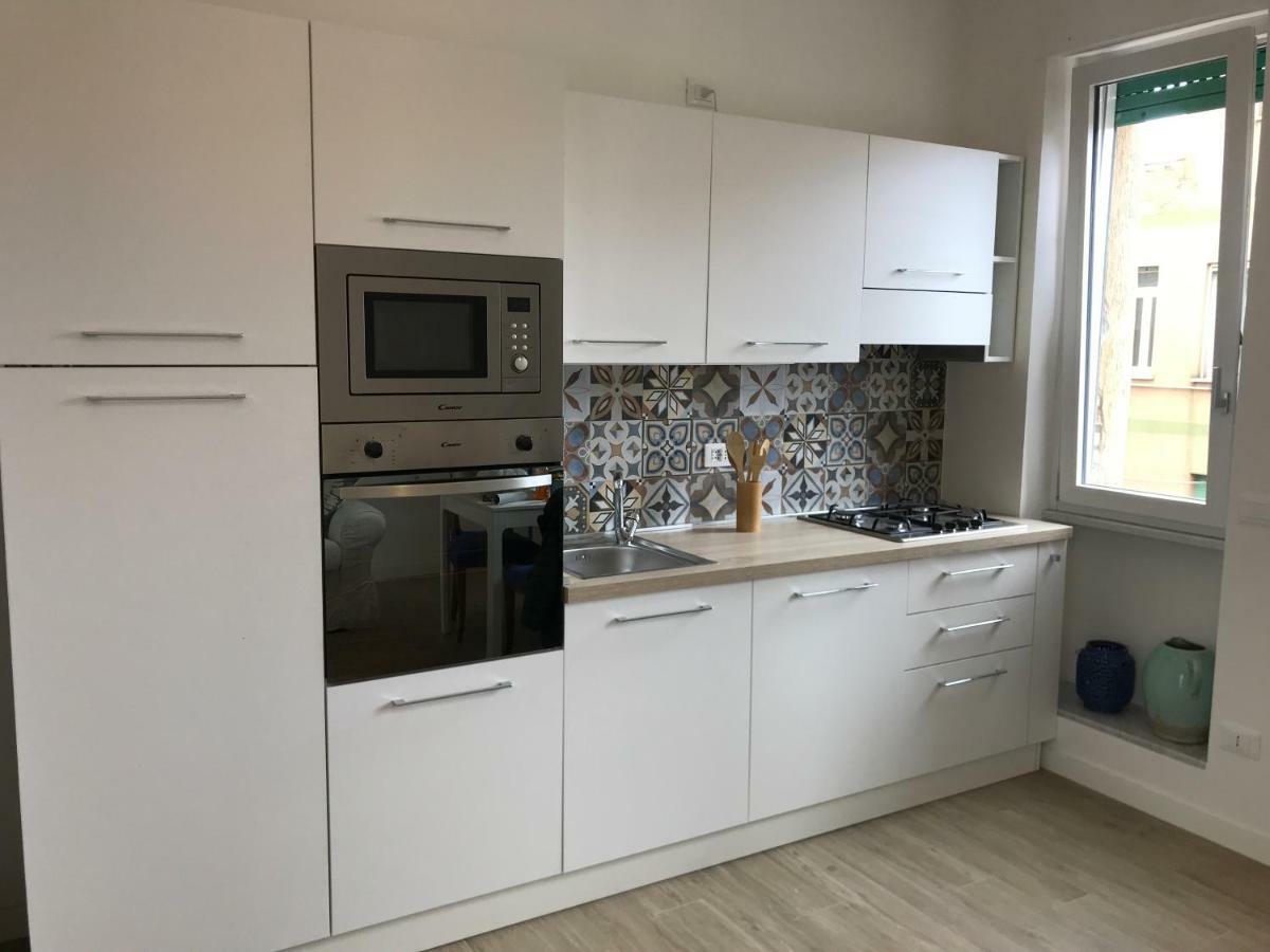 Rome On The Beach Apartment Lido di Ostia Bagian luar foto