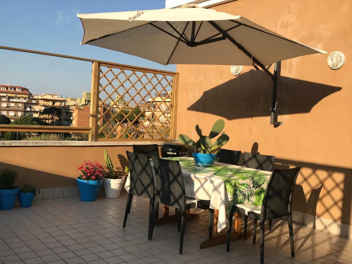 Rome On The Beach Apartment Lido di Ostia Bagian luar foto
